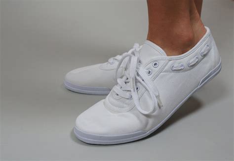 Vintage White Lace Up Canvas Sneakers Tennis Shoes With Side