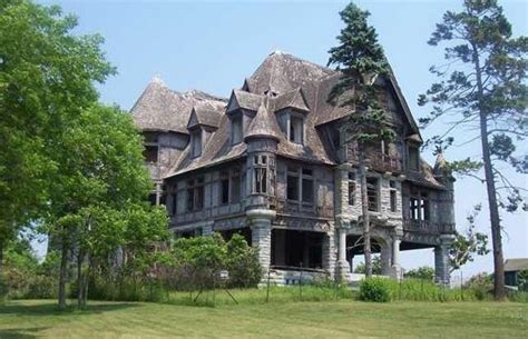 huge abandoned castles you can actually buy team smulders