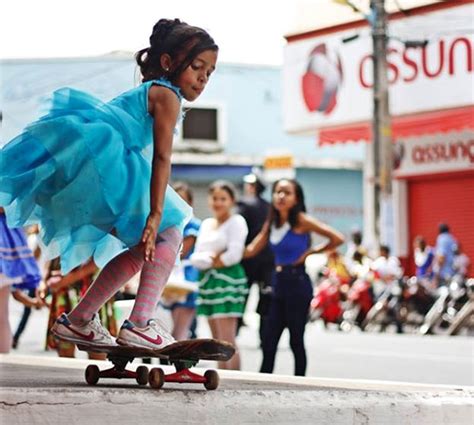 See a recent post on tumblr from @mostlyskateboarding about rayssa leal. A menina skatista que tomou conta da internet usando roupa ...