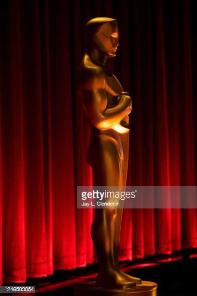 Oscar Statues Photos And Premium High Res Pictures Getty Images
