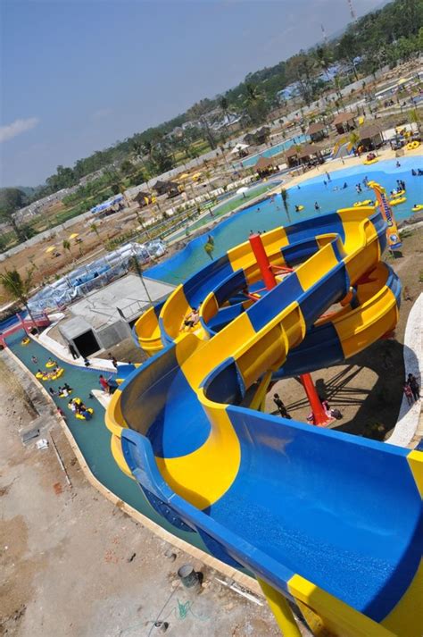 Soal taman rekreasi, ada 5 top theme park. Sangkan Resort Aqua Park merupakan taman rekreasi air ...
