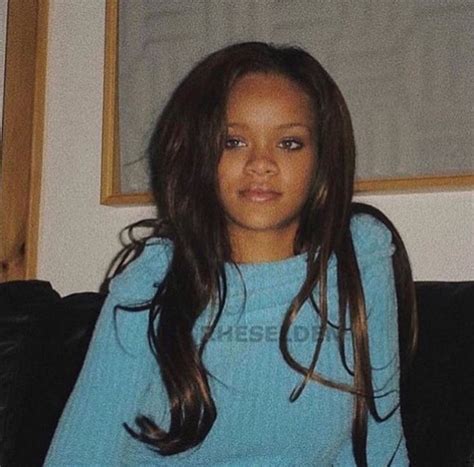 Pin By Bella Wallace On Inspo Young Rihanna Rihanna Looks Rihanna Style