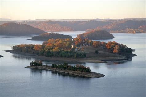 These 11 Gorgeous Lakes In Kentucky Are Demanding Your Attention This