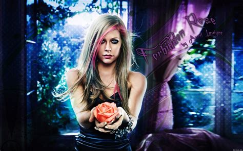 Avril Lavigne In Sexy Hd Wallpaper Download Free