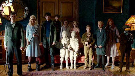 Miss peregrine's home for peculiar children is a 2016 fantasy film directed by tim burton and written by jane goldman, based on the 2011 novel of the same name by ransom riggs. Movie Review: Miss Peregrine's Home For Peculiar Children ...