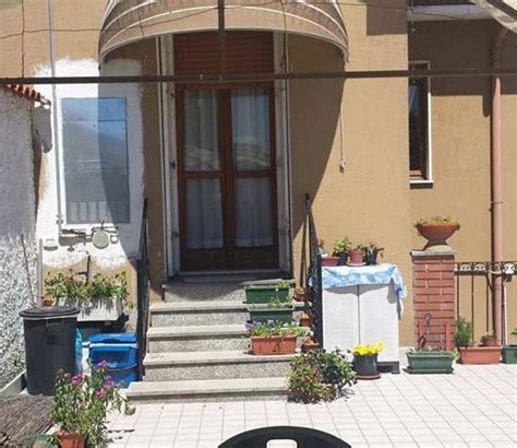 Se sei in cerca di una struttura in grado di occuparsi di un tuo caro anziano, quindi, siamo a tua disposizione: Casa Famiglia per Anziani Le Rondini