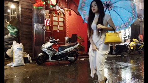 Walking Around Massage Street In Saigon Vietnam Work Shift In A Rainy