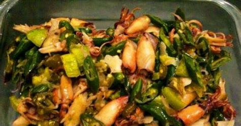 Me and my partner tried oseng lidah sapi, es ganja, es jujur, krecek, cumi asin. Cumi asin cabe ijo | Recipe | Indonesia