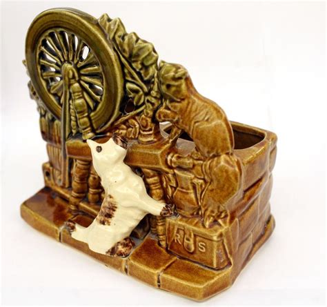 Submit digital photos of your antiques and collectibles to Attic Finds