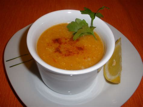 Turkish red lentil soup Kırmızı mercimek çorbası Baklavaria