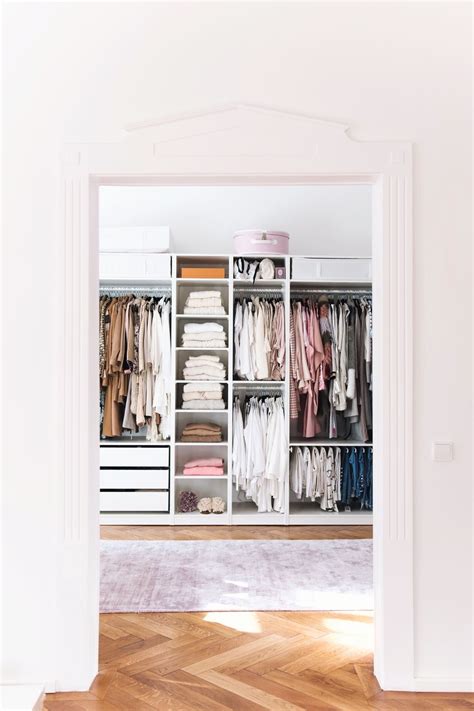 Neue inspiration für die gestaltung im kinderzimmer, diys und spielideen für drinnen und draußen. Mein begehbarer Kleiderschrank | Begehbarer kleiderschrank ...