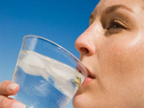 Pulmonary edema, or fluid in the lungs or water in the lungs this typically occurs when fluid from inside blood vessels seeps outside the blood vessel into the surrounding tissues, causing swelling. Easy Ways To Remove Phlegm And Clear Your Lungs! - Boldsky.com