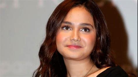 Syifa diancam akan diculik, diperkosa, bahkan dibunuh. Syifa Hadju Beradu Akting dengan Deddy Mizwar di Film ''Sejuta Sayang Untuknya'' - Tribunnews.com