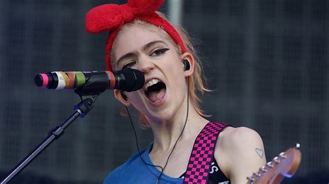 Grimes Suggests Male Producers Tried Pressuring Her Into Sex Huffpost