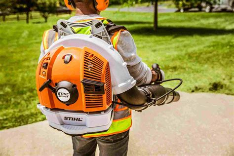 Hi this is part 2 of the stihl br420 backpack blower repair, in this part it gets finished and we start it up. Stihl debuts BR 700 X blower backpack