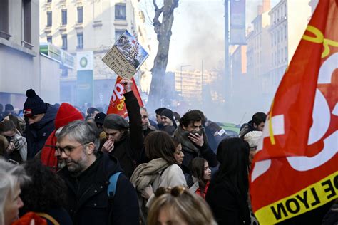Lyon Comment La Manifestation Contre La Réforme Des Retraites A