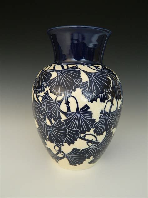Ginkgo Vase By Ken Tracy Ceramic Pottery Pottery Art Vaces Pottery