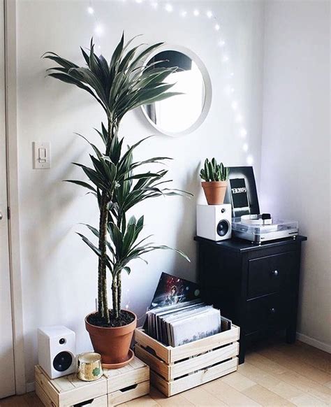 Learn how to choose the best dresser top decor for your bedroom. pinterest: bellaxlovee ☾ | Retro home decor, Tumblr rooms ...