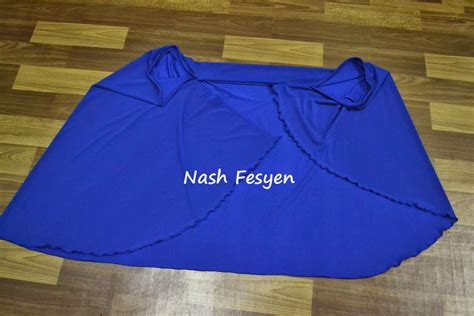 Hari ini kami akan kongsikan sebuah tutorial video dari heaxabell tentang cara pemakaian tudung alexa instant shawl. Nash Fesyen: Shawl Instant 2 Muka