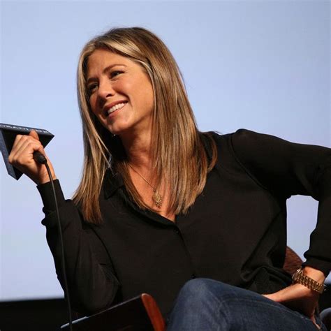 14 Photos Of How Jennifer Aniston Feels After The Brangelina Split Jennifer Aniston Jennifer