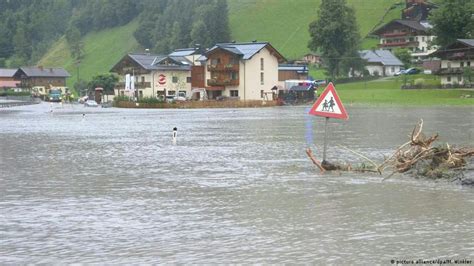 Die aktuellen wetterwerte und prognosen für österreich, europa und die welt, mit bergwetterprognosen, karten, tabellen und wettervideos. Schwere Unwetter in Österreich und Italien | Aktuell ...