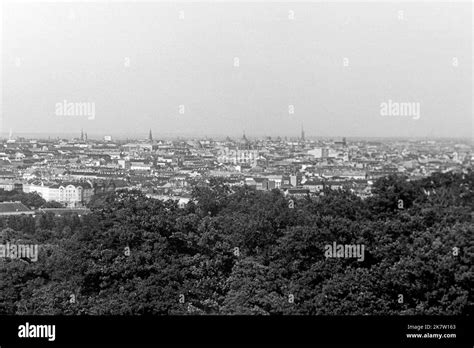 Stadtpanorama Von Wien Mit Karlskirche Um 1962 Cityscape Of Vienna