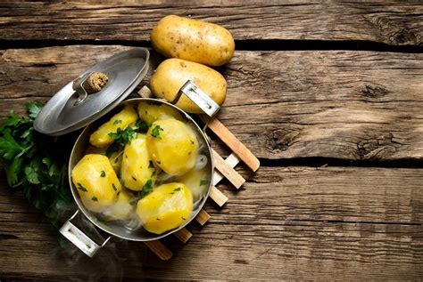 Cook on full power in the microwave for 5 minutes. How Long Do Potatoes Take To Boil? And How You Should Cook ...