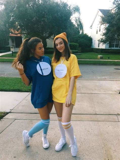 50 Best Friends Halloween Costumes For Two People That Ll Make Your Duo Steal The Show