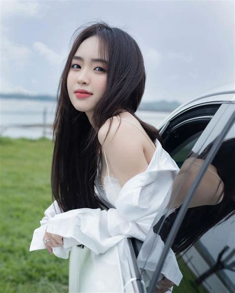 Car Girl Suzy Edm Daniel Wellington Asian Girl Women Fashion Asia Girl Moda