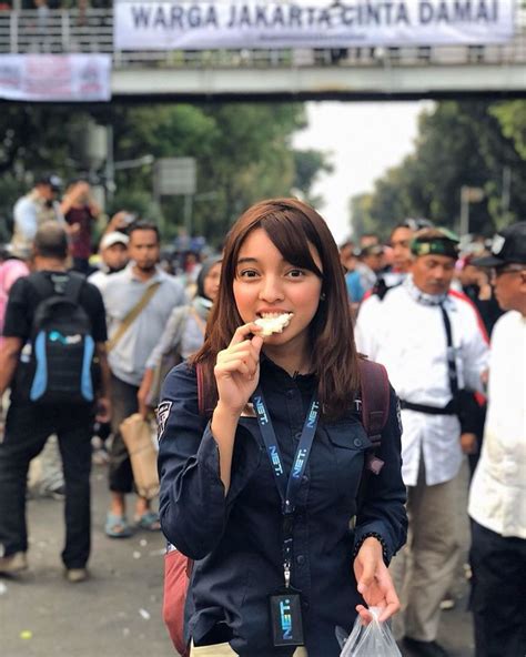 Ini Nadia Putri Cantik Ekki Soekarno Yang Doyan Es Krim Dan Cokelat Foto 5
