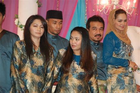 Diaries Bellezza Datuk Siti Nurhaliza Dan Keluarga Di Majlis Perkahwinan Adiknya