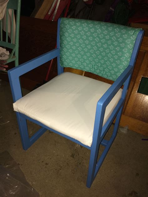 Redo An Old Chair With Paint And New Fabric Chair Old Chair
