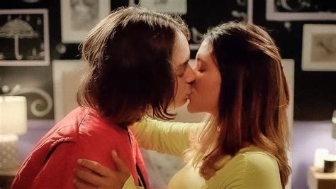 Atypical Season 4 Kiss Scene Casey And Izzie Netflix Youtube