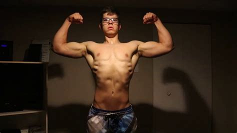 Aesthetic Teen Flexing Insane Ripped Muscle Youtube