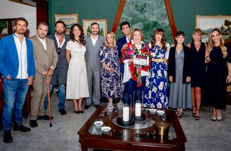 Cast of 'La Madrastra (2022)' with Aracely Arámbula officially starts