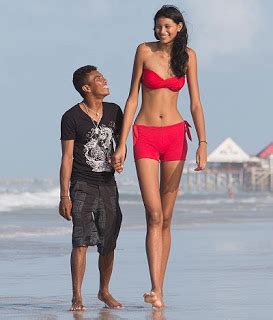 Linda Bella Blog World S Tallest Finds Love