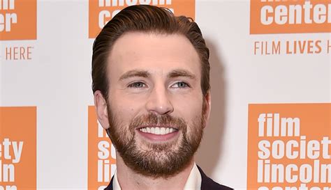 chris evans says he s never had a bad breakup chris evans just jared celebrity news and