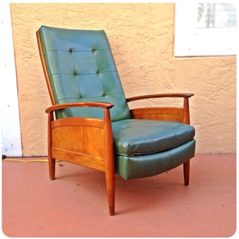 Mid Century Recliner Chair 79900 Via Etsy Oh My God It Reclines Office Reading Nook