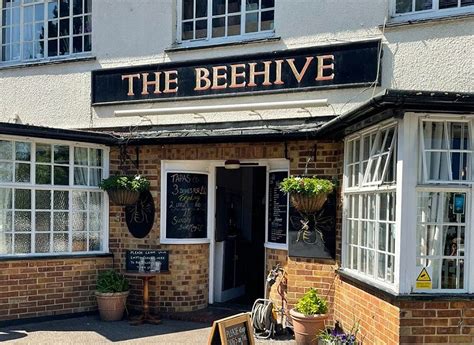 The Beehive Great Waltham Pub In Essex The Tourist Trail