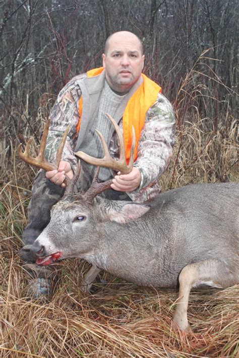 Guided Whitetail Deer Hunts Ontario Canada Whitetail Outfitter