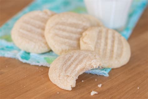 Simple Vanilla Cookies