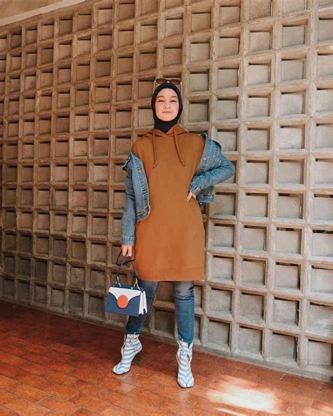 10 inspirasi ootd hoodie dengan hijab agar terlihat modis