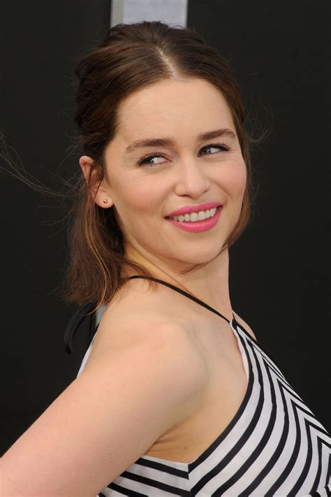 Genisys avec les cinq personnages principaux : Emilia Clarke At Terminator Genisys Premiere - Celebzz ...