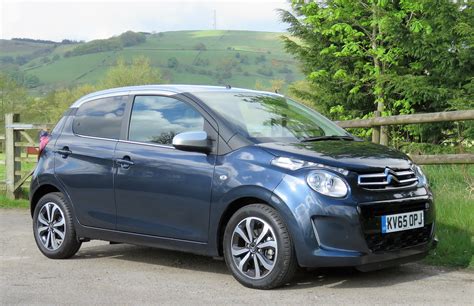 C1ne.co is faster with arc. Citroen C1 Flair 82 Pure Tech - Review - Car Indicators