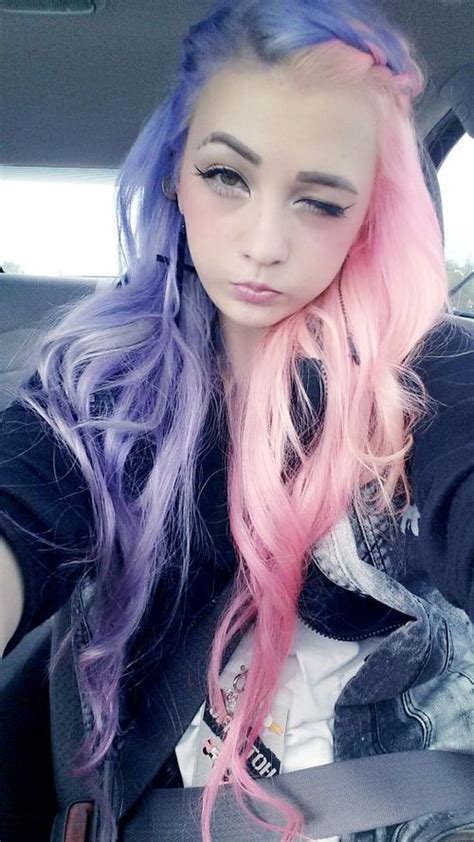 Half Pink Half Purple Pastel Hair Frisyrer Kläder