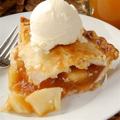 Homemade apple pie is easy to make with only a few simple ingredients! Homemade Apple Pie Recipe