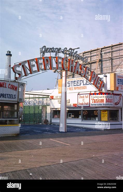 Steeplechase Pier Entrance Atlantic City New Jersey Ca 1978 Stock
