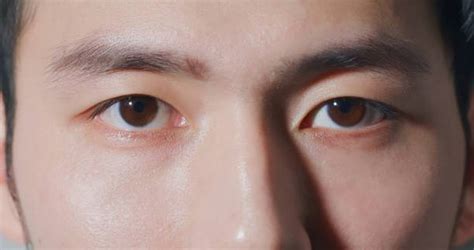Asian People Are Not The Only People With Slanted Or Almond Shaped Eyes Why Are Some White