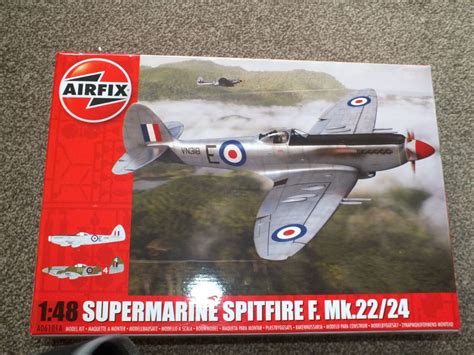 Airfix A06101a Supermarine Spitfire Mk2224 148 Aircraft Model Kit