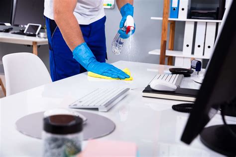 6 Tips To Keep The Office Clean And Safe Amongst A Pandemic